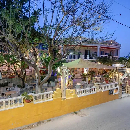 Knights' Castle Bed and Breakfast Αρχάγγελος