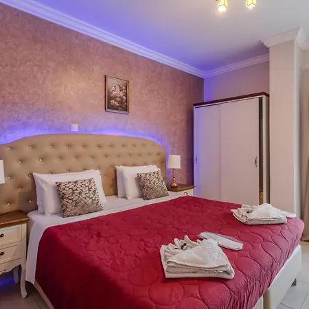 Knights' Castle Bed and Breakfast Αρχάγγελος