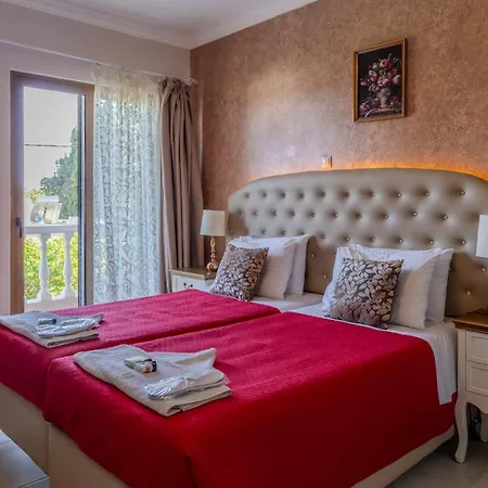 Knights' Castle Bed and Breakfast *