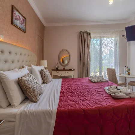Knights' Castle Bed and Breakfast Αρχάγγελος